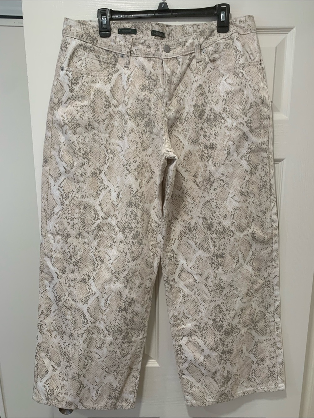 NWOT Wild fable Beige Snake Print Low-Rise Baggy Jeans